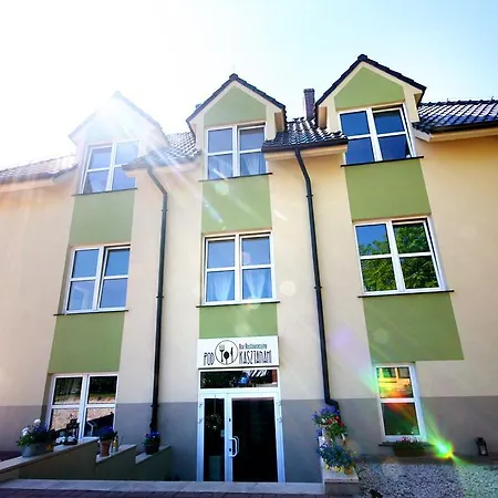 فندق مبيت وإفطار Pod Kasztanami 3*