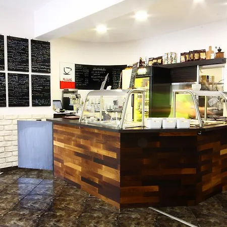 فندق مبيت وإفطار Pod Kasztanami Głogów